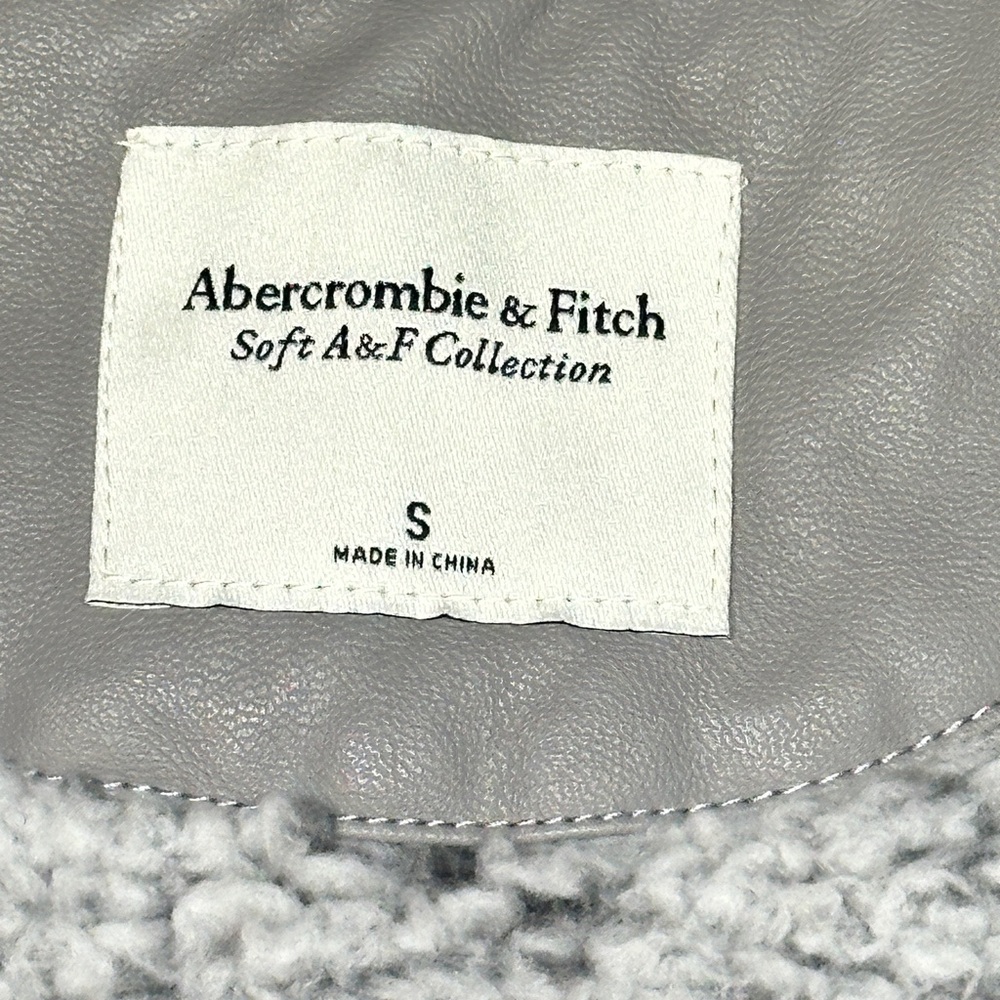 Abercrombie & Fitch Vest - Sherpa Fleece Faux Leather Trim - Small - GUC - Picture 2 of 9